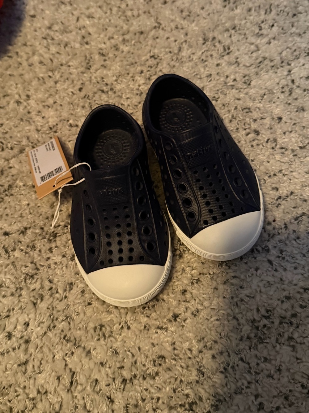 NWT Native Jefferson Slip-On Kids Shoes — navy with White Toe size 5